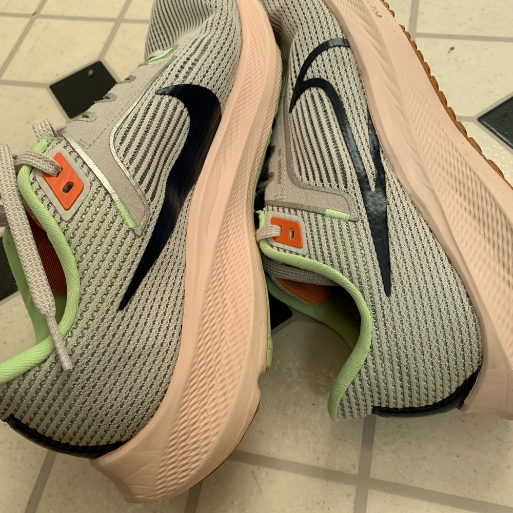 Nike  Airport Zoom running shoes for women